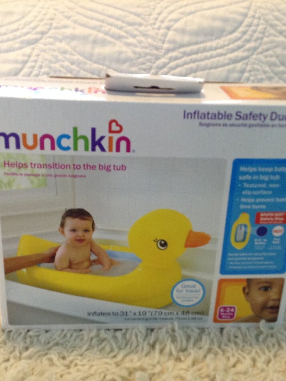 NWOT Munchkin Inflatable Safety Duck Tub Kid Safe Bathtub Wash Splashtime fun